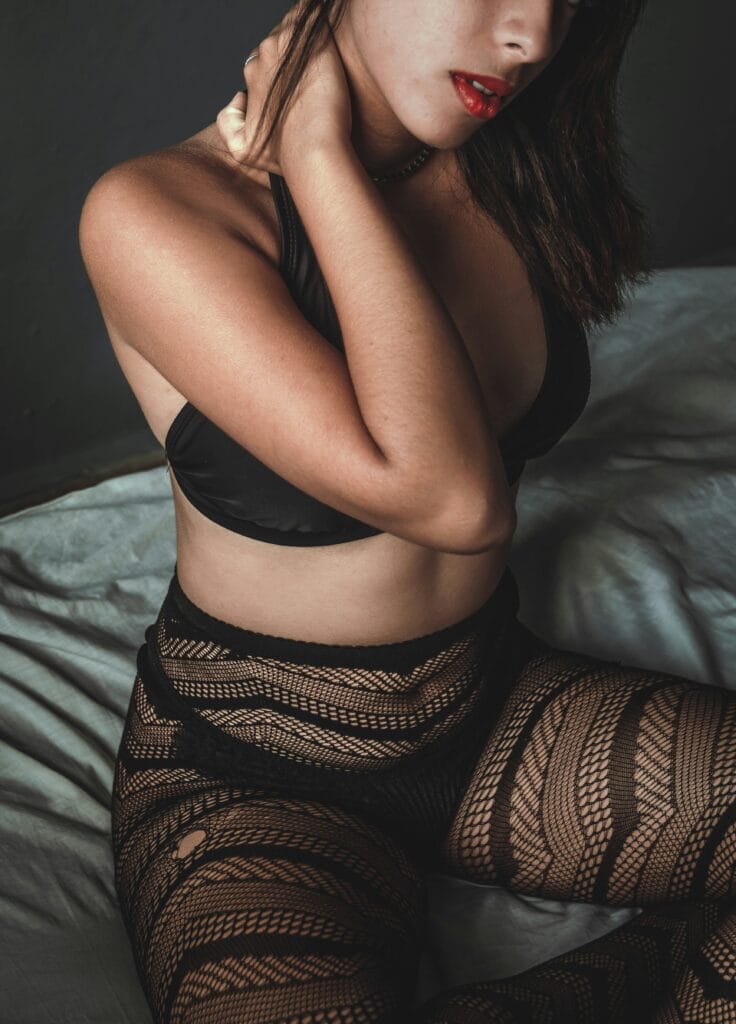 ESCORT SERVICE DELHI Professional companion available at five-star hotels across Delhi